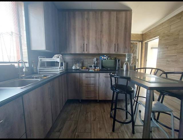 3 BEDROOM HOUSE FOR SALE IN DASPOORT ESTATE